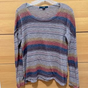 Forever 21 long sleeved tshirt. Size: M.